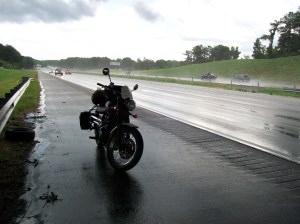 I-20/59 underpass visibility break.  Note crap on shoulder.